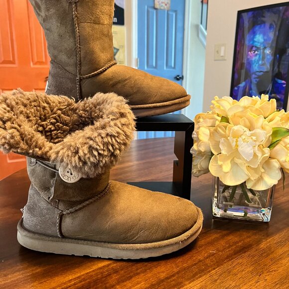 Women's Ugg Bailey Button Boots Brown Size 7 - Picture 2 of 5